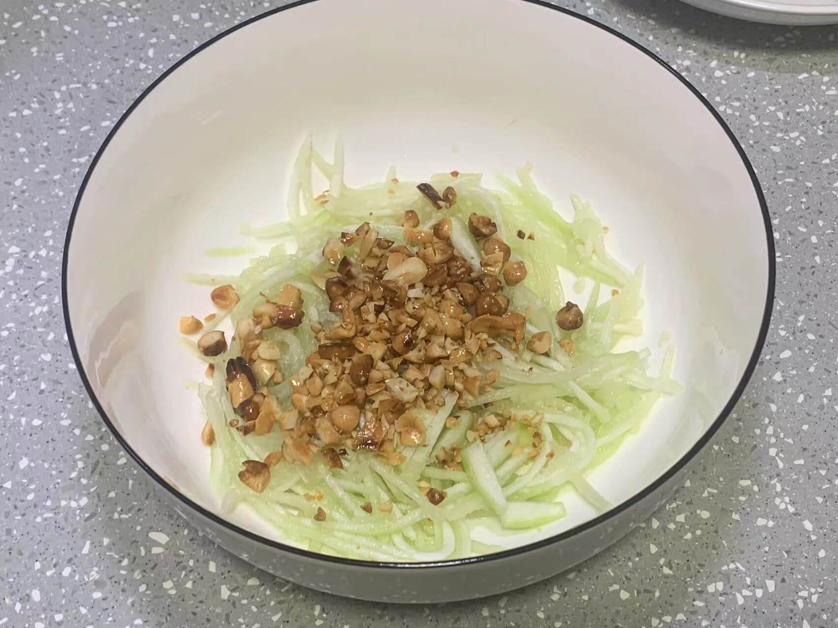 撒在一起