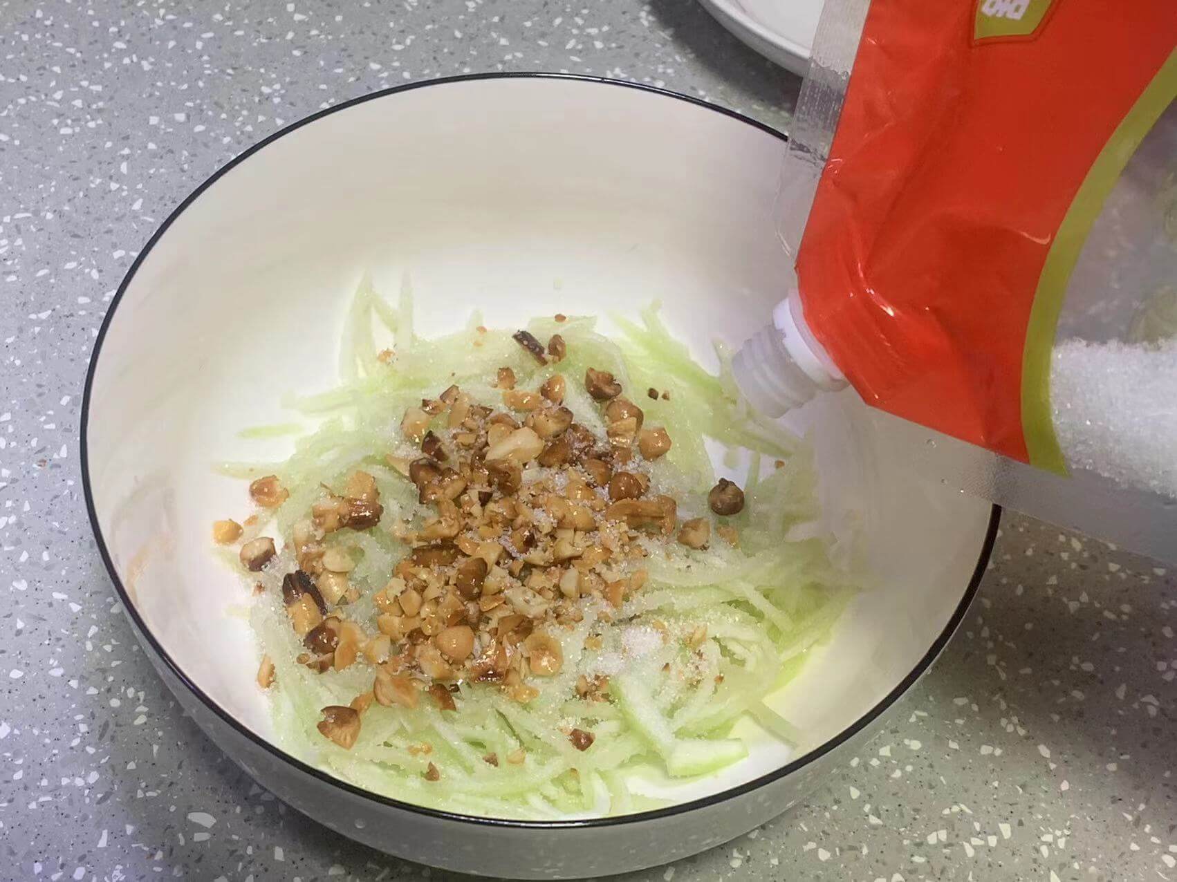 撒上一层白砂糖