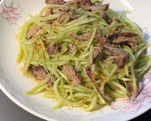 省钱菜谱:3.8元的孜然肉片拌青瓜丝(3min)