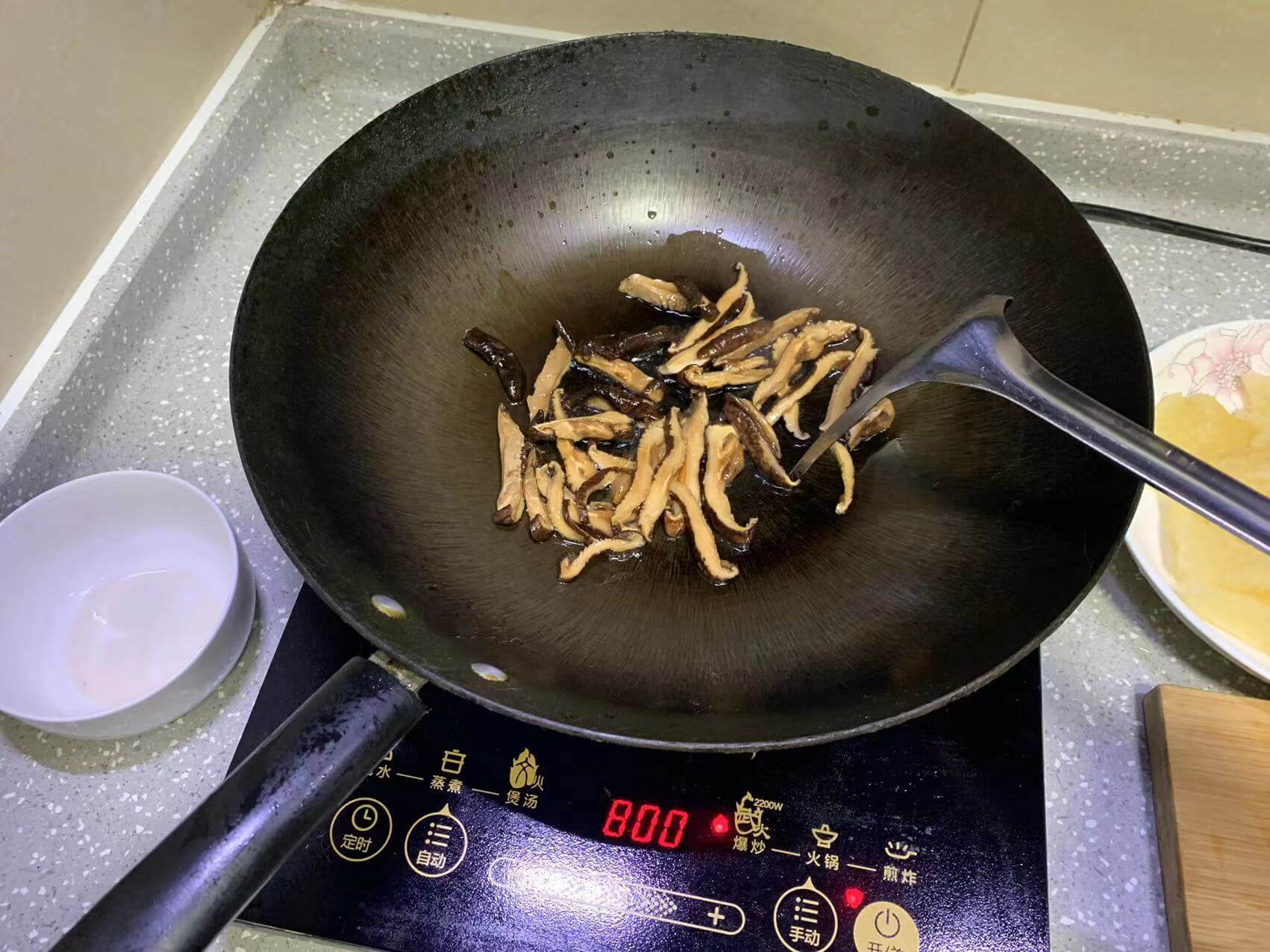 香菇爆香