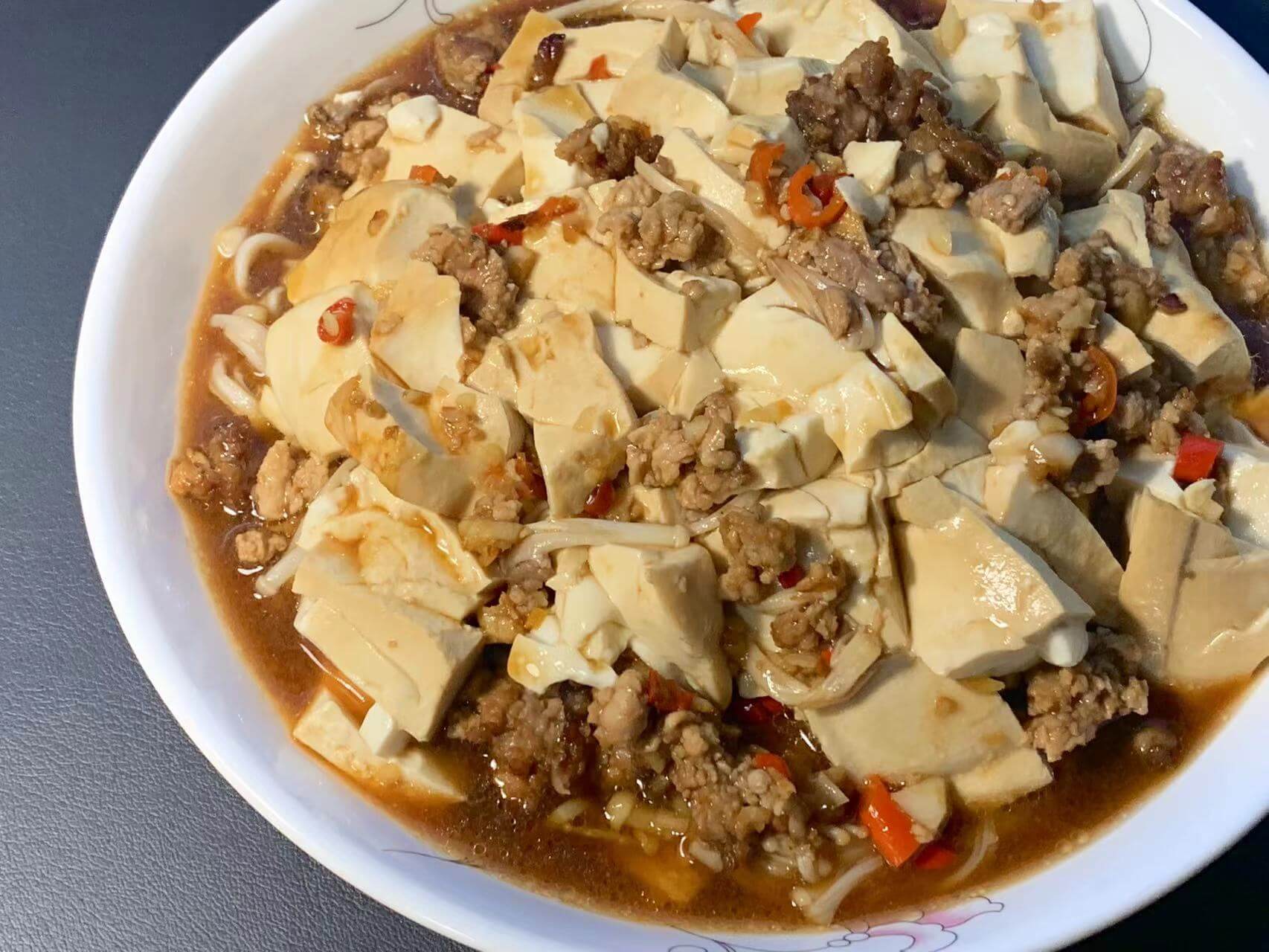 成品图:烤金针菇肉酱豆腐