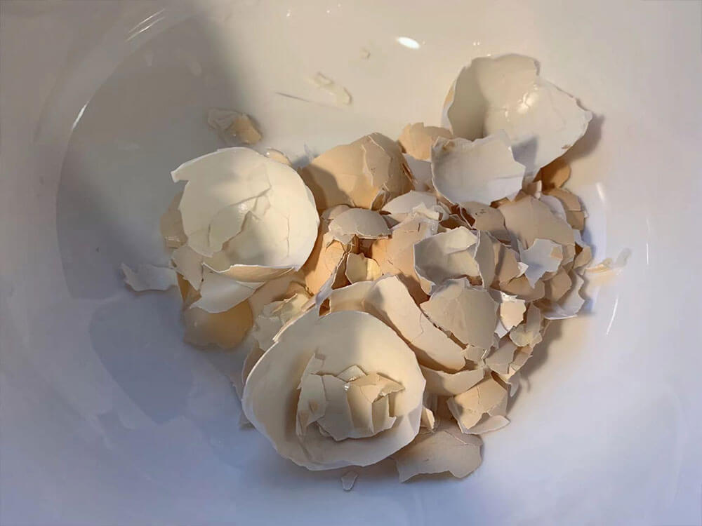 剥下来的蛋壳都没有特别碎的