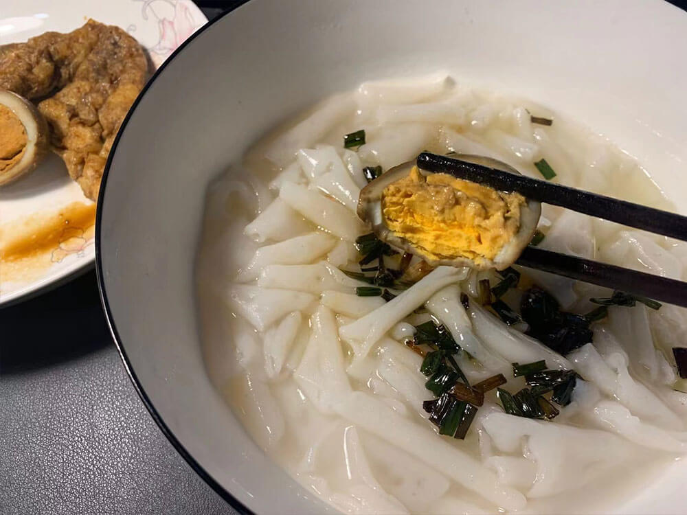 搭配卤蛋