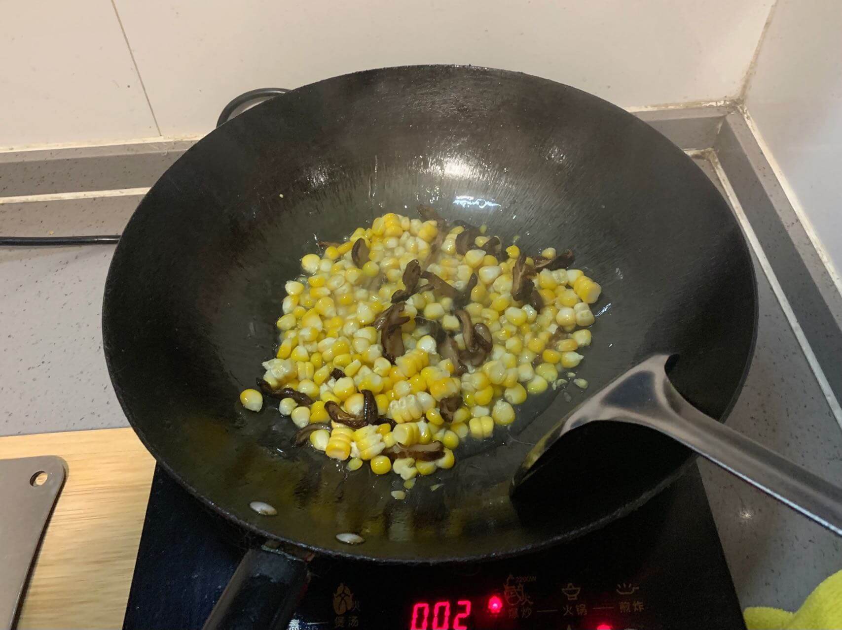 加水一起翻炒