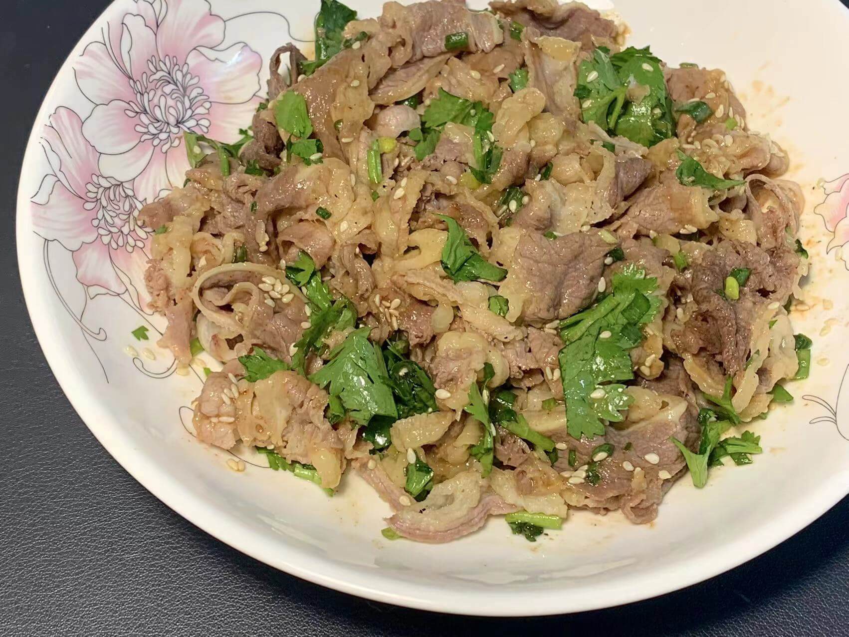 成品图:凉拌沙茶肥牛