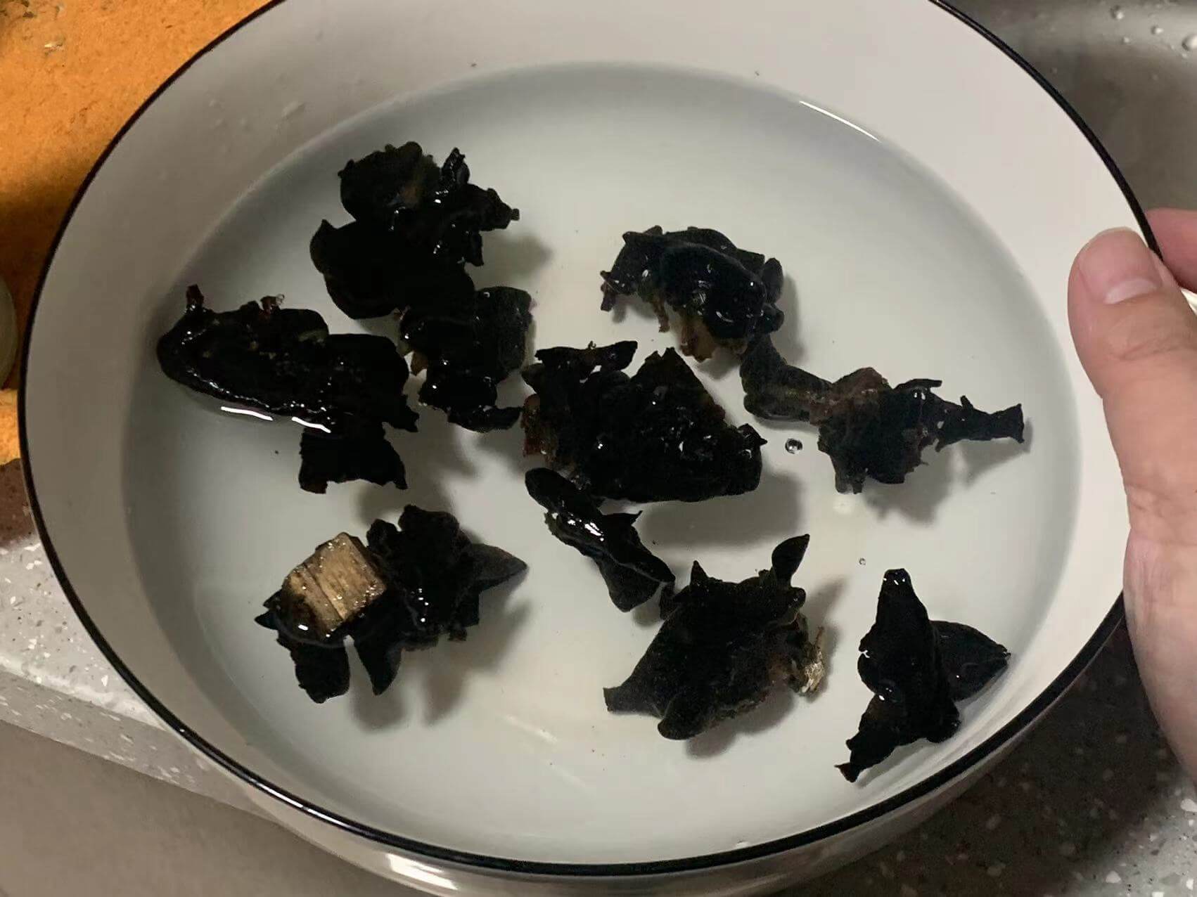 刚浸泡虽然很少