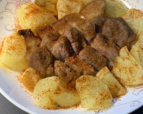 省钱菜谱:8块钱的土豆烤脆皮梅头肉(20min)