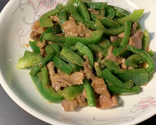 省钱菜谱:6.2元的甜椒丝沙茶肉片(5min)