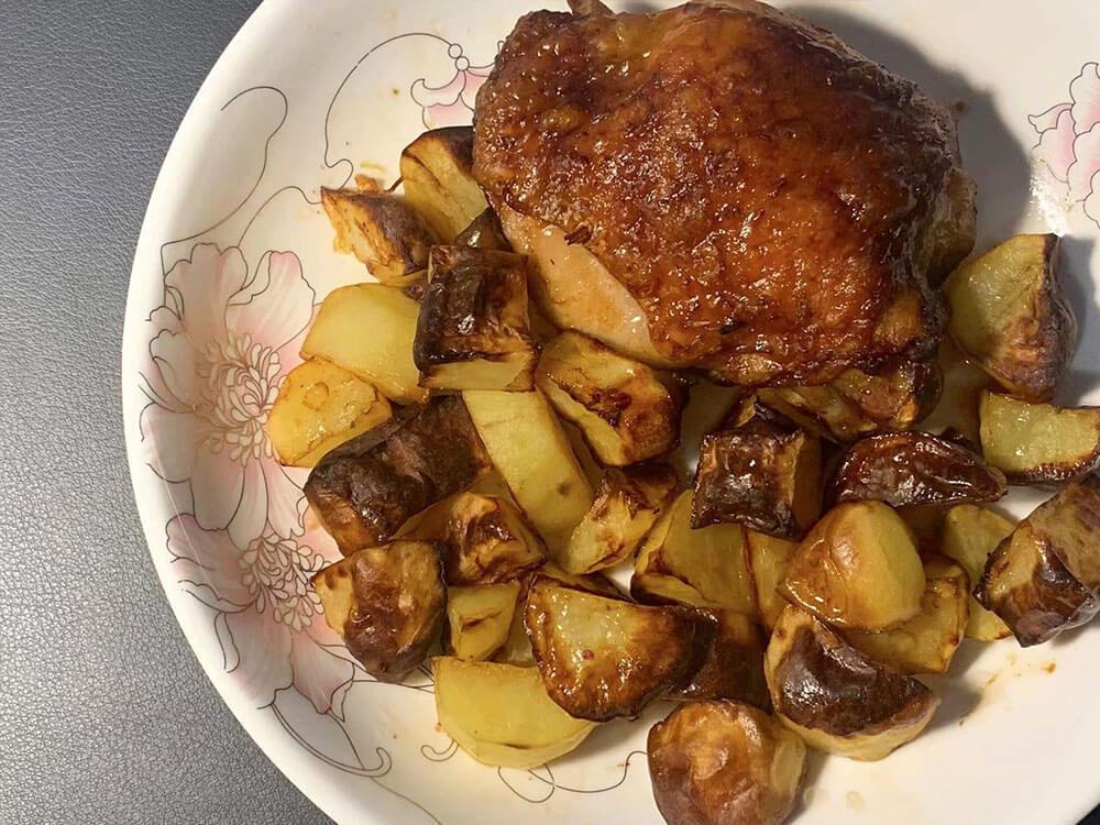 成品图:土豆烤脆皮鸡腿扒