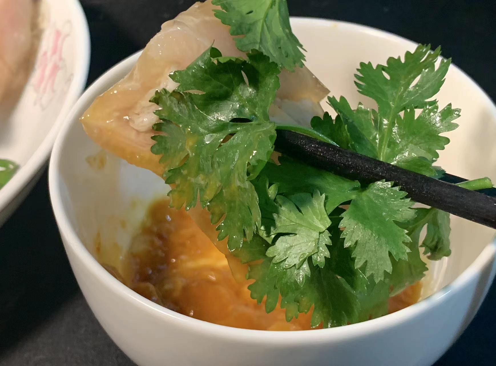 可以搭配芫荽和豆酱一起吃