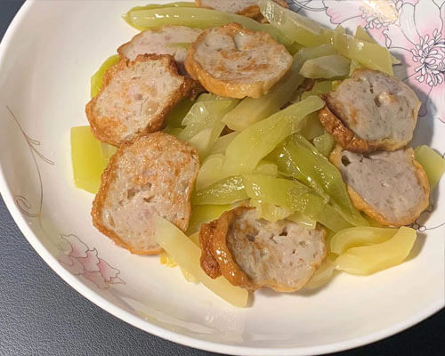 省钱菜单:4.7元的咸菜炒肉卷(3min)