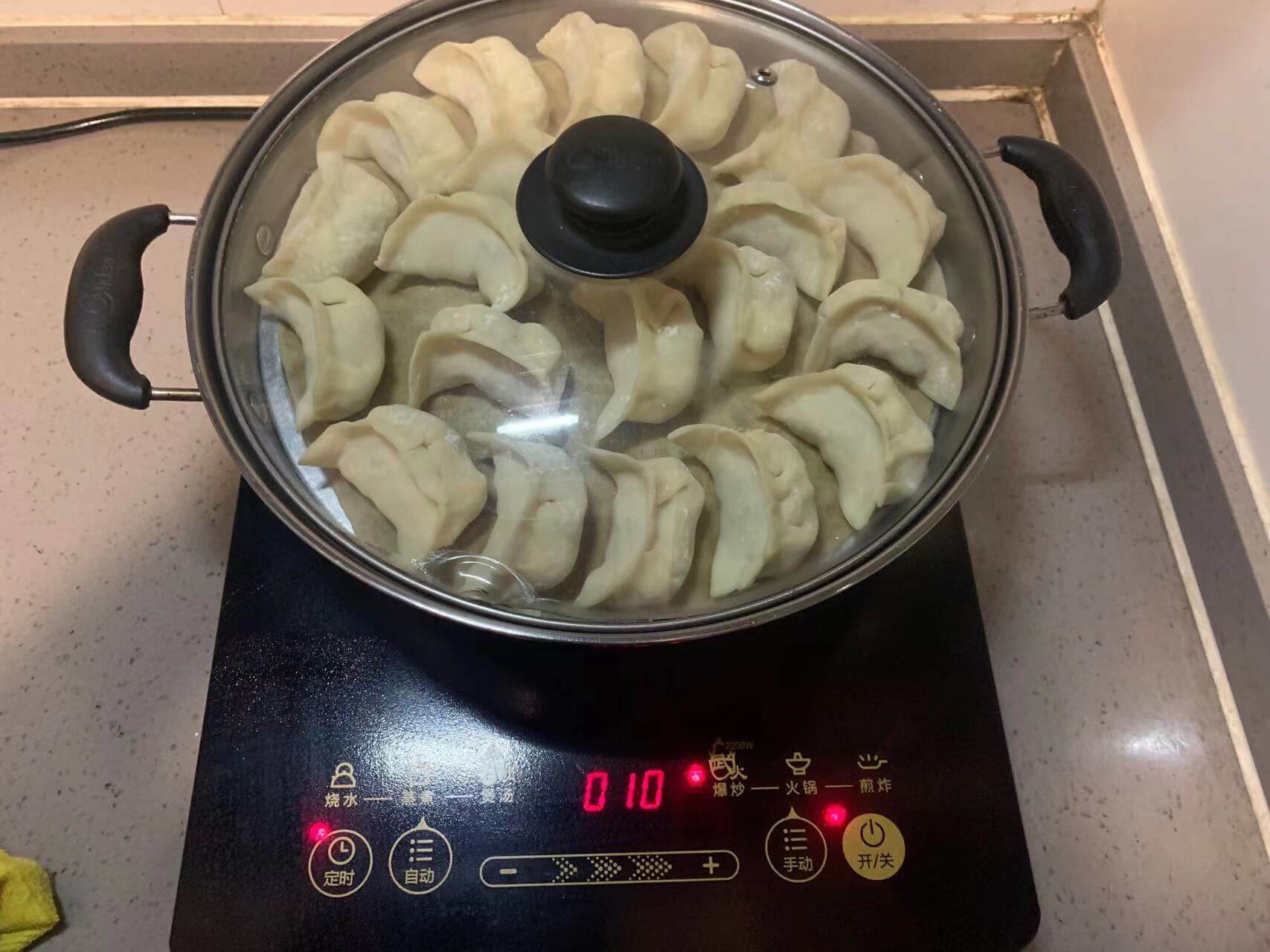 准备蒸饺子