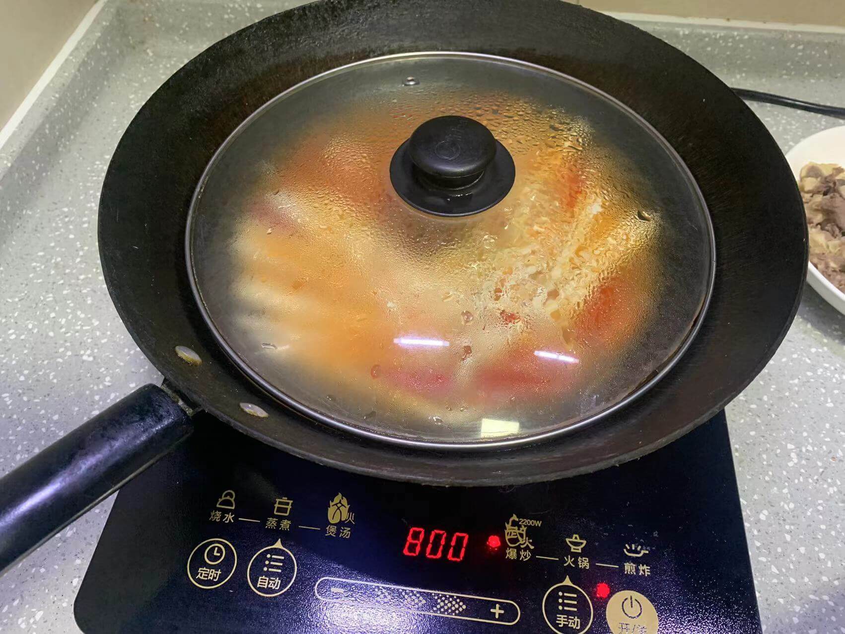 盖上锅盖焖