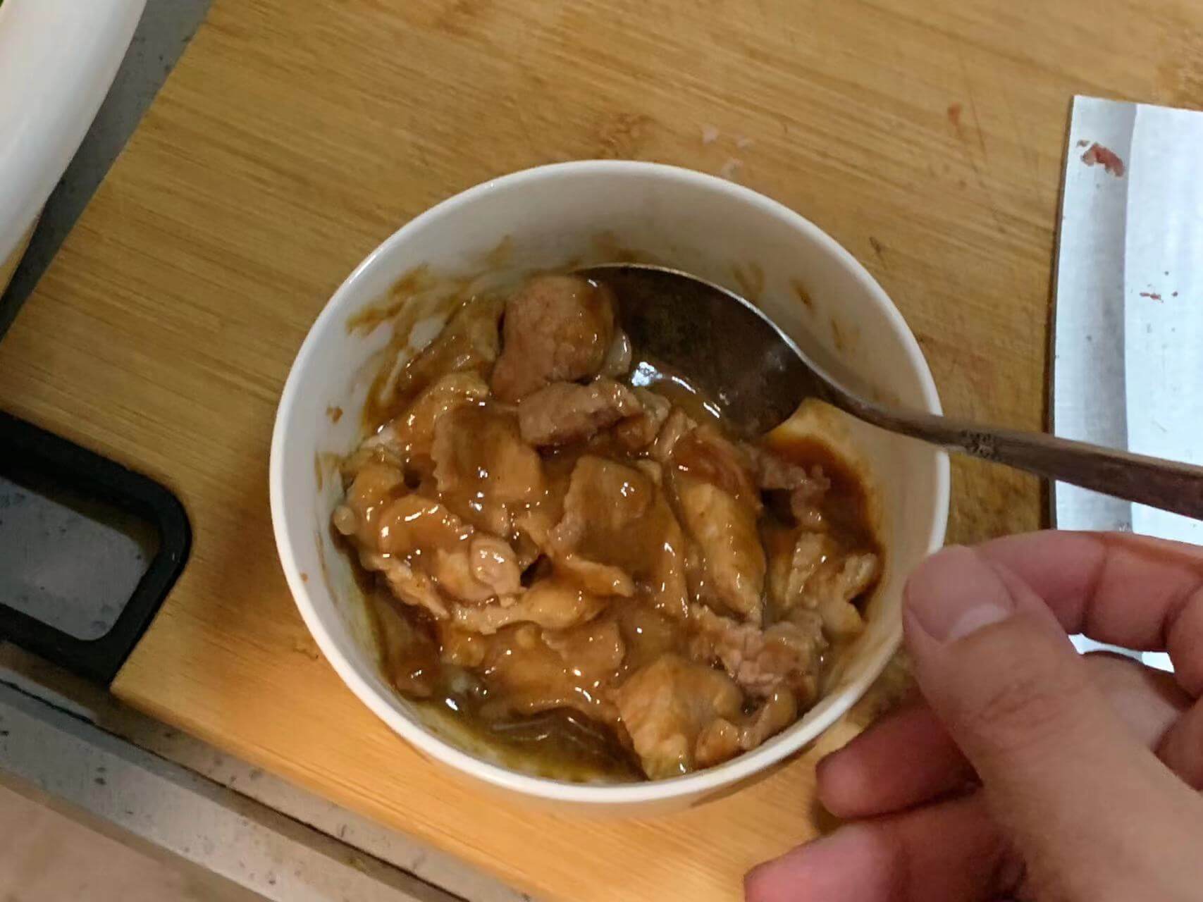 拌匀,简单腌制