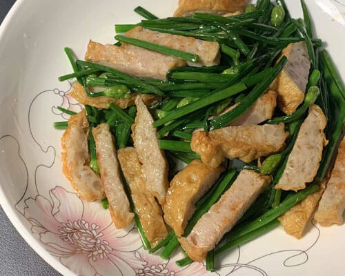 省钱菜谱:3.7元的韭菜花炒肉卷(3min)