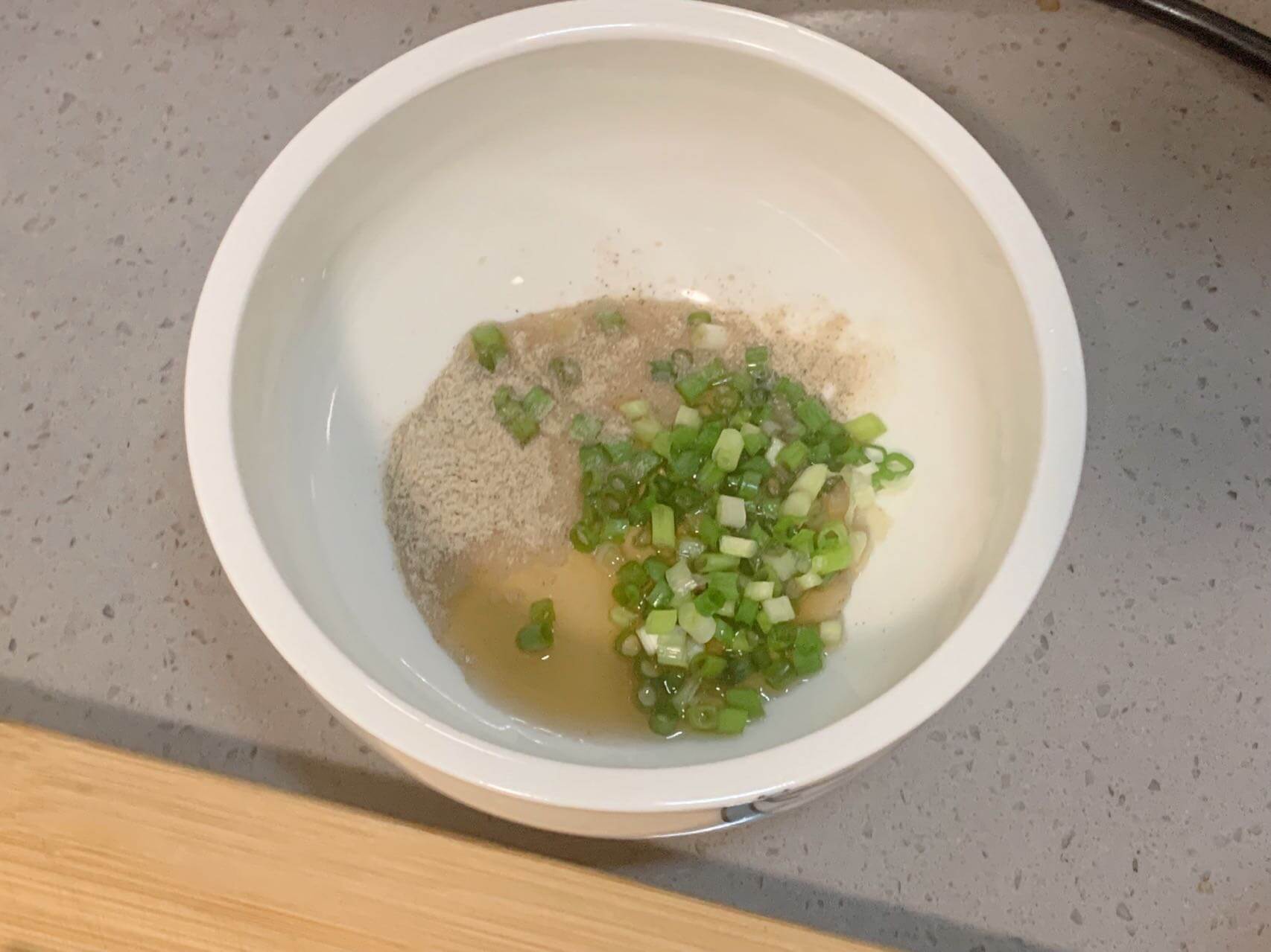 准备好的碗底