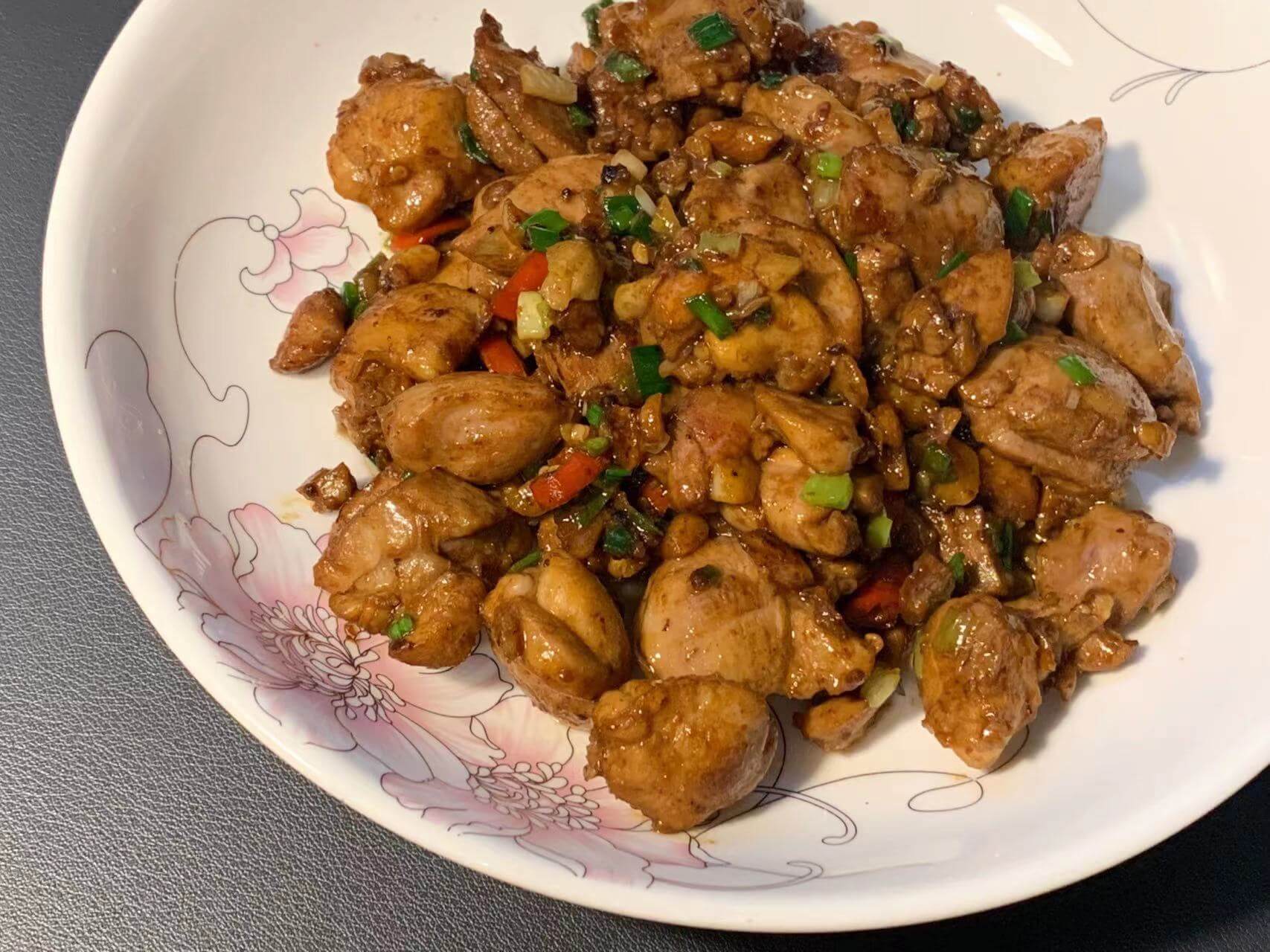 成品图:干煸鸡腿丁