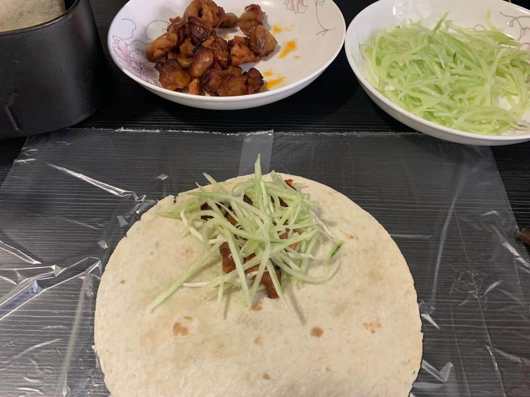 再盖上一层青瓜丝